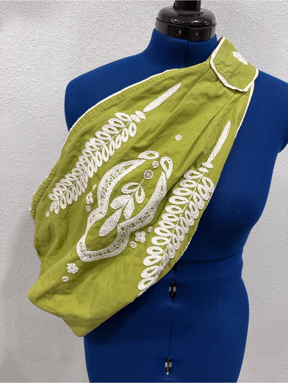Serena & Lily Green Embroidered Kids Sling Bag with White Detailing